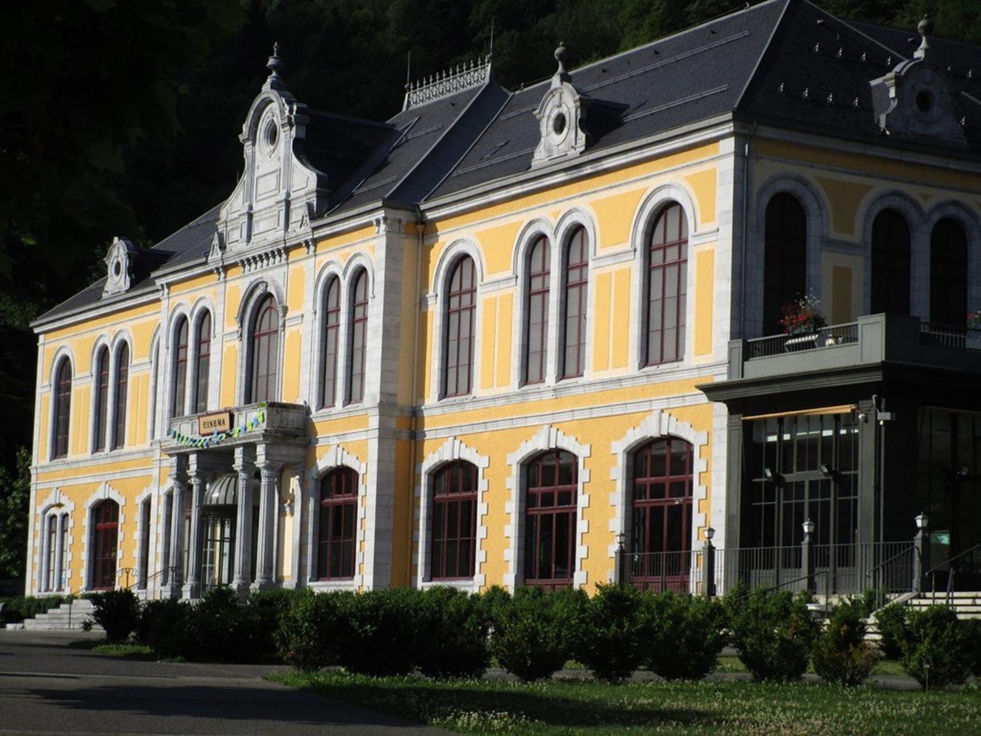 Appartement 2 Chambres, 8 Couchages, Centre-Ville Cauterets, Wifi Gratuit, Parking A Proximite - Fr-1-234-89 Luaran gambar